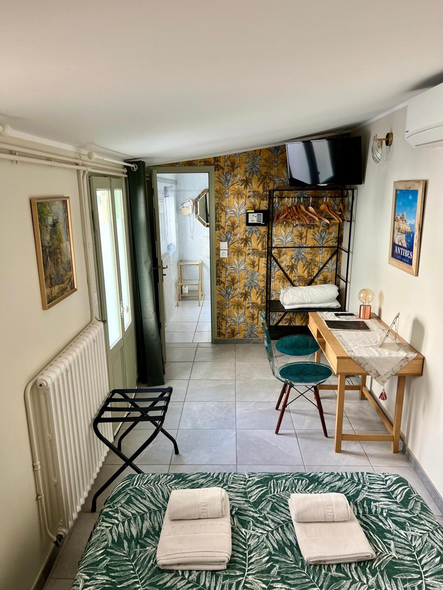 אנטיב Hotel Le Ponteil מראה חיצוני תמונה