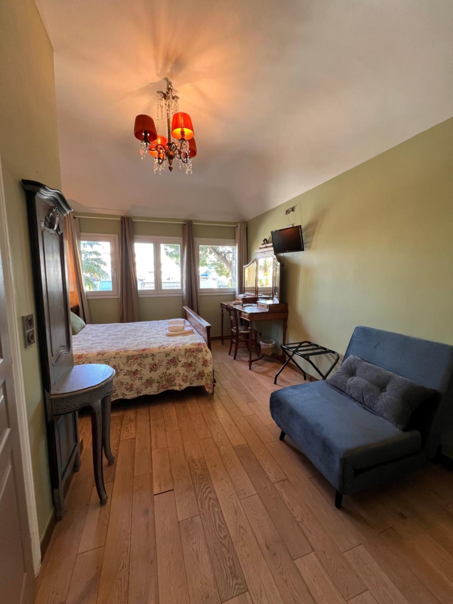 אנטיב Hotel Le Ponteil מראה חיצוני תמונה