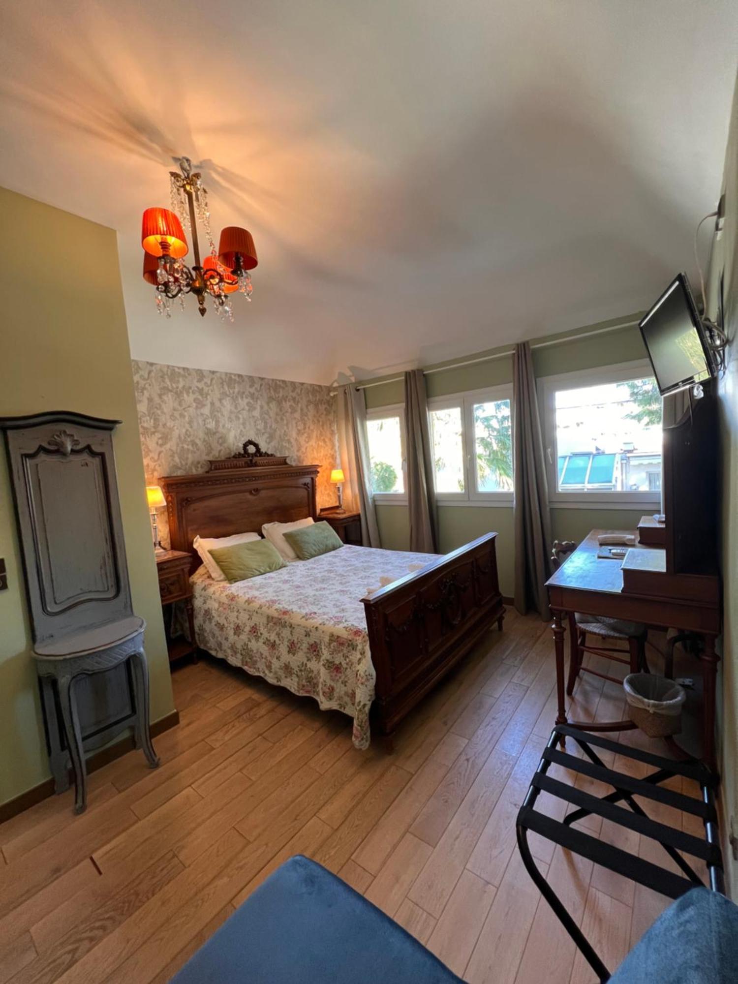 אנטיב Hotel Le Ponteil מראה חיצוני תמונה